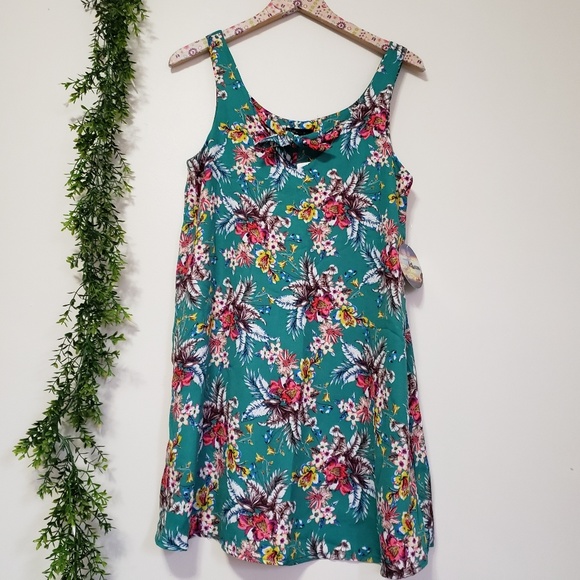 BeBop Dresses & Skirts - ☀️5/25 Bebop green/fuschia floral dress NWT